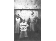 overgrootmoeder en grootmoeder in 1930.JPG