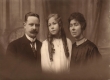 ROMBOUTS Gilberte met haar ouders Jan-Pieter ROMBOUTS en Mar.jpg