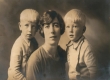 DE MEERSMAN Eugenie met kinderen Albert (l) en Victor (r) BR.jpg